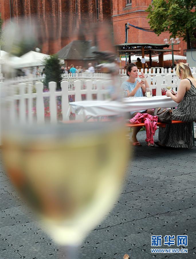 （XHDW）（1）德國(guó)威斯巴登舉行萊茵高葡萄酒節(jié)